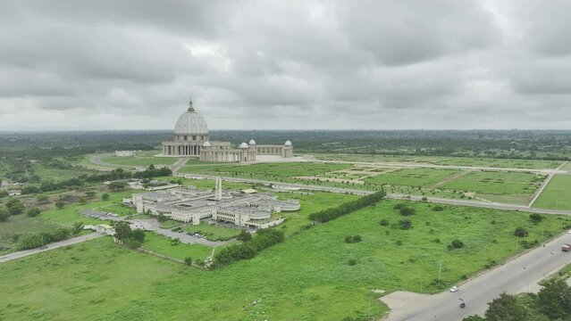 LA BASILIQUE DE YAMOUSSOUKRO