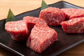 黒毛和牛　角切り（もも肉　肩肉）鹿児島県産