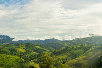 Obraz premium Beautiful sunrise over the mountain range at the east of Thailand.