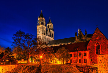 Magdeburger Dom bei Nacht