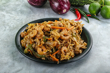 Pad thai - noodle with egg and prawn