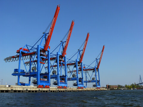 Containerkräne im Hamburger Hafen