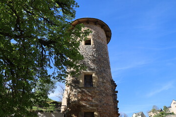 Bâtiment typique, vue de l'extérieur, village de Bozouls, département de l'Aveyron, France