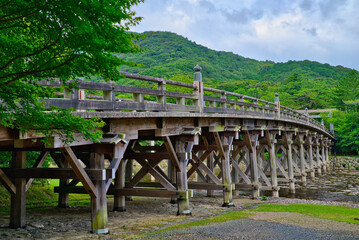 Fototapeta na wymiar 木製の橋