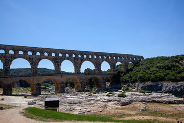 Roman aqueduct Pont du Gard - obrazy, fototapety, plakaty
