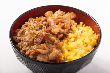 鶏そぼろ丼