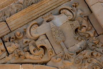 Representación del árbol en el escudo de la iglesia