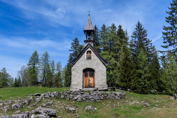 St. Anna Kapelle, Reit im Winkl im Frühjahr - obrazy, fototapety, plakaty