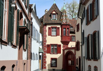 Gasse auf dem Münsterberg in Basel - obrazy, fototapety, plakaty