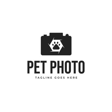 Paw and camera logo design for pet photo illustration idea