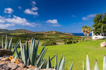 Wakacje i zwiedzanie hiszpańskiej wyspy Minorca, (Menorca), Hiszpania - obrazy, fototapety, plakaty