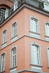 Fototapeta na wymiar Windows of old real estate in a german city 