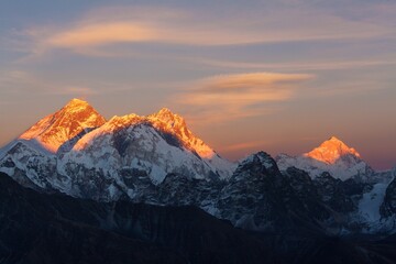 Evening sunset view of Mount Everest, Lhotse and Makalu - obrazy, fototapety, plakaty