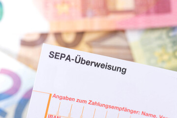 Euro Banknoten und SEPA Überweisung