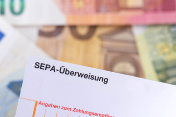 Euro Banknoten und SEPA Überweisung