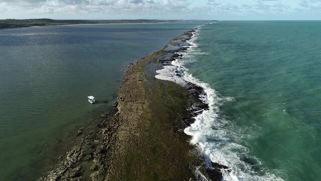 Reef at the mouth of the Sinimbu River - Ba&iacute;a da Trai&ccedil;&atilde;o, Para&iacute;ba, Brazil