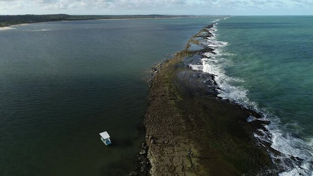 Reef at the mouth of the Sinimbu River - Ba&iacute;a da Trai&ccedil;&atilde;o, Para&iacute;ba, Brazil