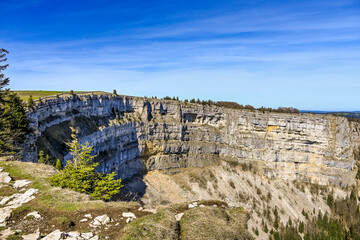 Creux du Van, Val-de-Travers, Noiraigue, Felsenarena, Felsen, Wanderweg, Aussichtspunkt, Panorama, Areuse-Schlucht, Neuenburg, Waadt, Jura, Frühling, Schweiz