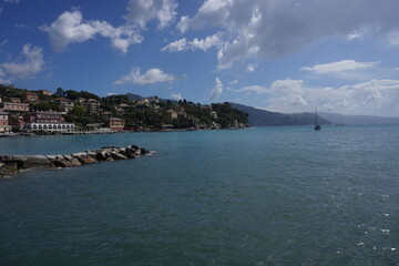 Vista sul panorama della città di mare, montagne orizzonte, Portofino
