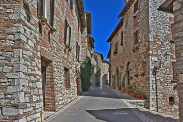 Fototapeta na wymiar Corciano, vicoli, strade, case del vecchio borgo - Perugia, Umbria 