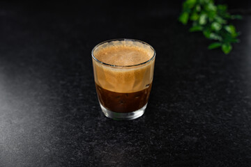 Kaffee auf dem Tisch