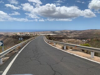 Zona monta&ntilde;osa al norte de Playa El Ingl&eacute;s, sur de la isla Gran Canaria, Espa&ntilde;a