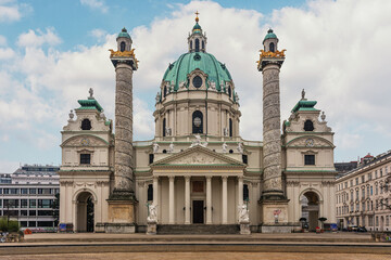 Fototapeta na wymiar Beautiful view of St. Charles's Church Karlskirche in Vienna, Austria.