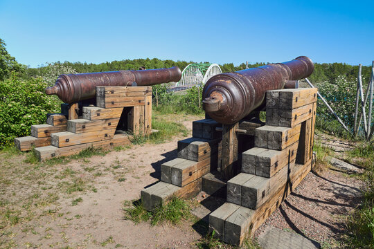  Location of the Russian fortress Bomarsund was located on the &Aring;land Islands: ruins, artifacts, memorial.