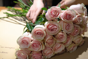 Light pink roses in a bouquet 
