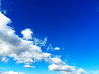 Fototapeta premium 青空と白い雲