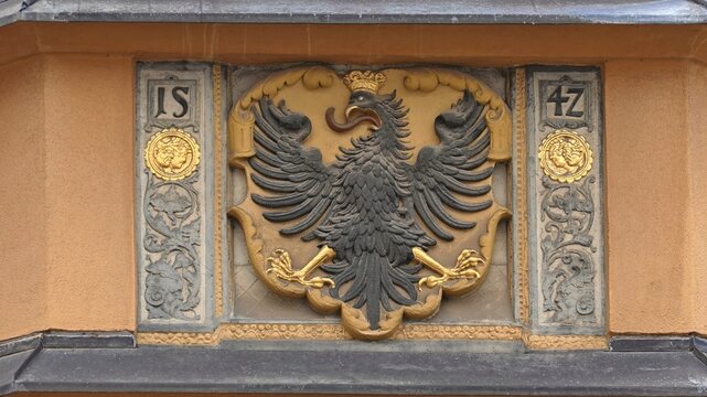 Nördlingen - Reichsadler von 1642 am Hallgebäude