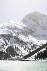 Obraz premium snow covered mountains