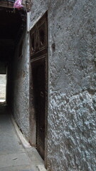 Obraz premium Doors along an alley in the medina, in Fes, Morocco