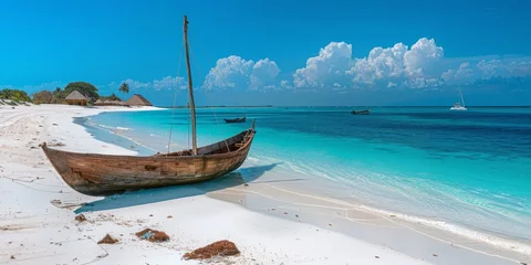 Schapenvacht deken met patroon Nungwi Strand, Tanzania Old wooden boat by the shore in Zanzibar