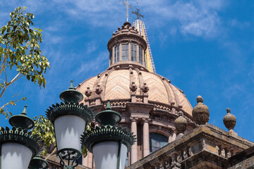 Cupula con cielo azul de la Catedral de Guadalajara