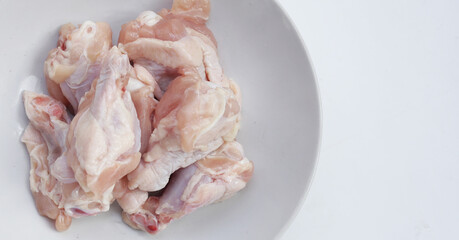 Fresh raw chicken wings (wingstick)