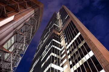 Hochhaus in Frankfurt, nachts