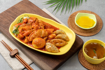 Korean food, stir-fried pork, spicy, anchovy, gimbap, side dish, pickled radish, egg, fried, kimchi, fried dumplings, tteokbokki, omurice, rice, chicken, karaage, sirloin, pork cutlet, sauce