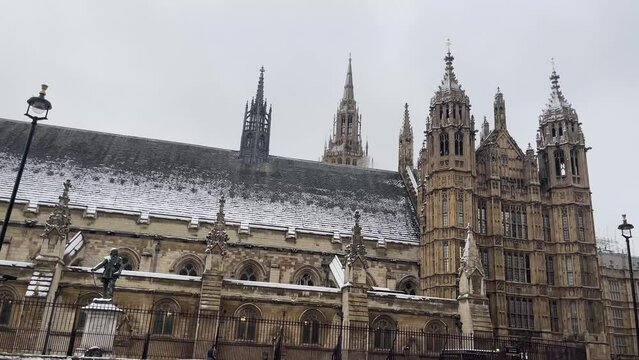 Big ben and westminster palace view on a snow day