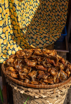 Porters,vendors and customers at Kad Luang fish and vegetable market in Chiang Mai, Thailand