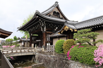 A Japanese temple : the scene of an entrance gate to the precincts of Nishi-hongan-ji Temple in...