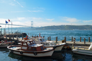 Fototapeta na wymiar boats in the harbor and bosphorus view of istanbul