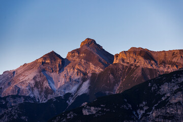 Naklejka premium Post-Sunset Mountain View in Stubai Valley