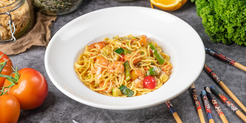 noodles with vegetables