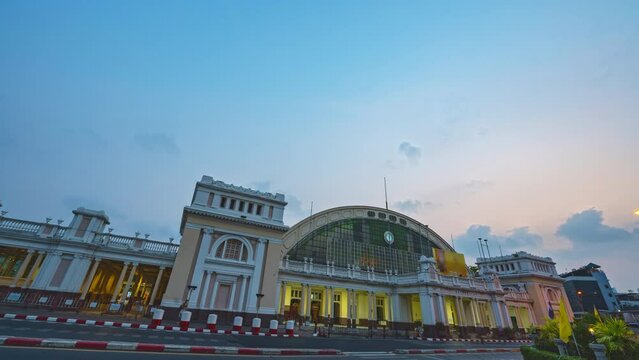Time lapse sunrise at Hua Lamphong a train station built with European style architecture in the heart of Bangkok. the old main hub for intercity and international train services in Thailand.