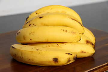 Cacho de banana nanica amarelas