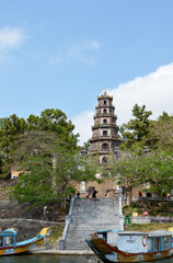 Thien Mu pagoda, Near Hue, Vietnam, seen from the Perfume River - obrazy, fototapety, plakaty