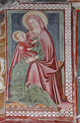 Madonna con Bambino; affresco nella chiesa romanica di San Fedele a Como