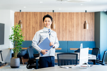 作業服のビジネスパーソン	