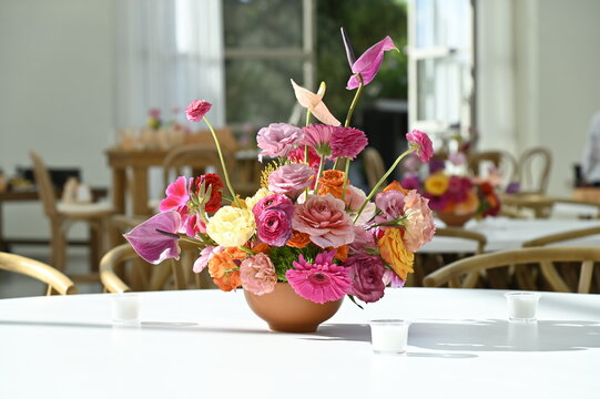 centro de mesa flores rosadas para boda 